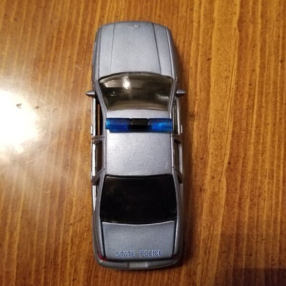 Maine State Police Road Champs die cast police car 1:43 scale - Picture 9 of 9